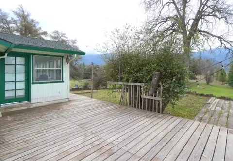Exterior - 40632 Goldside Dr, Oakhurst, CA 93644 photo 6 of 11