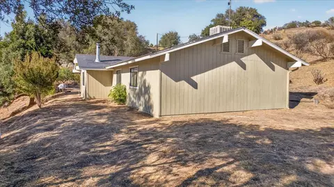 Exterior - 28368 River Road Way, Madera, CA 93636 photo 5 of 9
