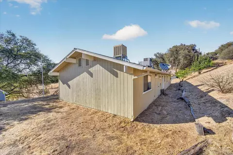 Exterior - 28368 River Road Way, Madera, CA 93636 photo 3 of 9