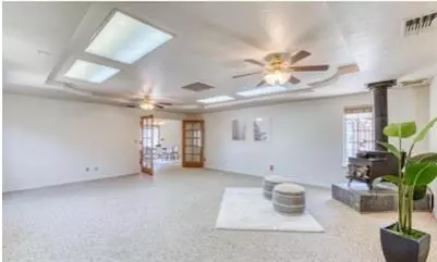 Living - 12589 Road 37 12, Madera, CA 93636 photo 2 of 4