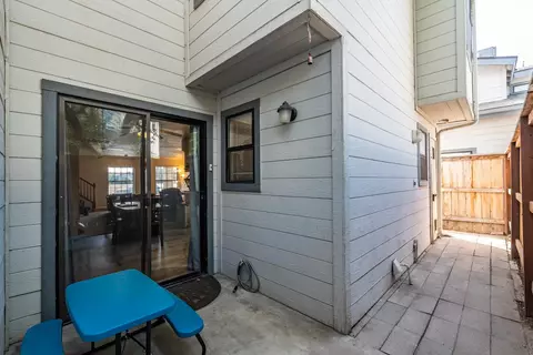 Exterior - 505 S Del Norte Ave, Kerman, CA 93630 photo 2 of 4