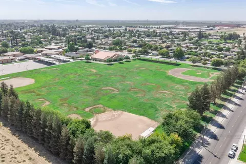 View/Area - 505 S Del Norte Ave, Kerman, CA 93630 photo 2 of 2