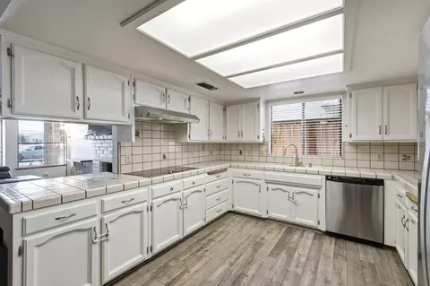 Kitchen - 505 S Del Norte Ave, Kerman, CA 93630 photo 2 of 6