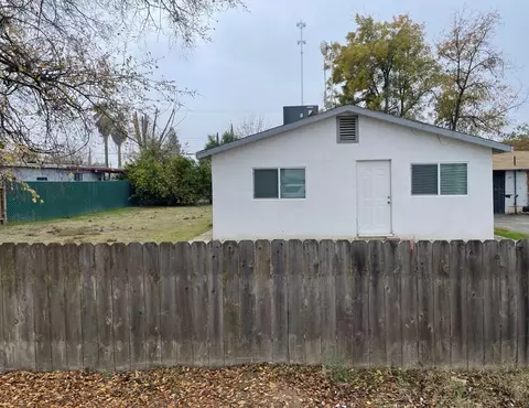 36597 Church, Traver, CA 93673