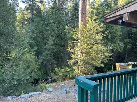 Exterior - 1237 Cedar Ave, Fish Camp, CA 93623 photo 5 of 9