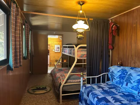 Bedroom - 1237 Cedar Ave, Fish Camp, CA 93623 photo 3 of 4