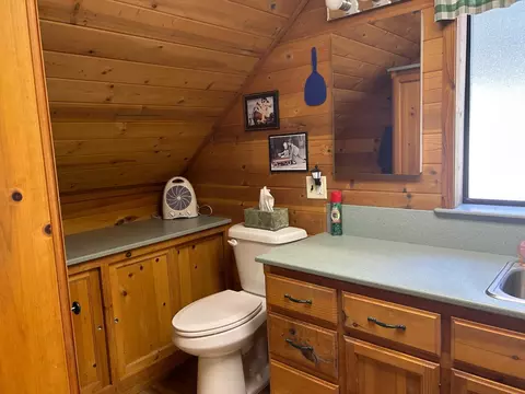Bath - 1237 Cedar Ave, Fish Camp, CA 93623 photo 6 of 6