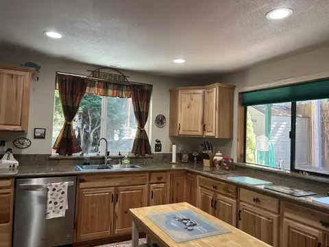 Kitchen - 1237 Cedar Ave, Fish Camp, CA 93623 photo 2 of 4
