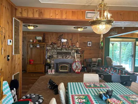 Dining - 1237 Cedar Ave, Fish Camp, CA 93623 photo 3 of 4