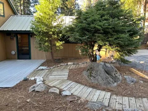 Exterior - 1237 Cedar Ave, Fish Camp, CA 93623 photo 2 of 9