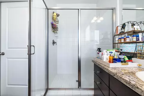 Bath - 4167 Poe Ave, Clovis, CA 93619 photo 6 of 6