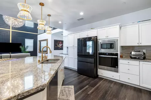 Kitchen - 4167 Poe Ave, Clovis, CA 93619 photo 7 of 7