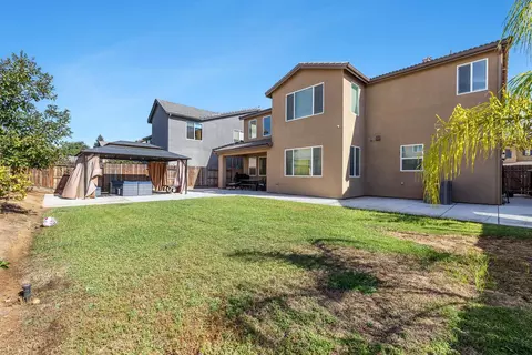 Exterior - 4167 Poe Ave, Clovis, CA 93619 photo 6 of 7