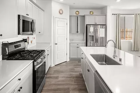 Kitchen - 3279 Montana Ave, Clovis, CA 93619 photo 2 of 3