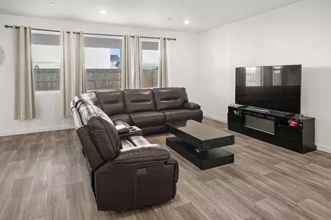 Living - 3279 Montana Ave, Clovis, CA 93619 photo 1 of 2