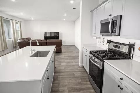 Kitchen - 3279 Montana Ave, Clovis, CA 93619 photo 3 of 3