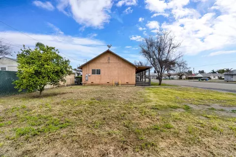 Exterior - 430 S 6th St, Fowler, CA 93625 photo 6 of 6