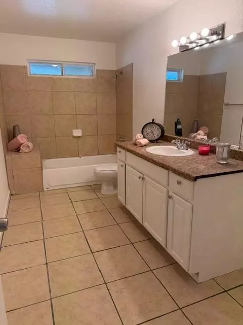 Bath - 430 S 6th St, Fowler, CA 93625 photo 1 of 2