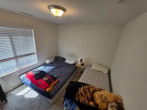 Bedroom - 6452 E Malbec Dr, Fresno, CA 93727 photo 3 of 4