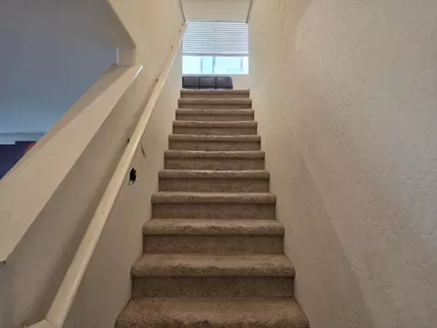 Entry Way - 6452 E Malbec Dr, Fresno, CA 93727 photo 2 of 3