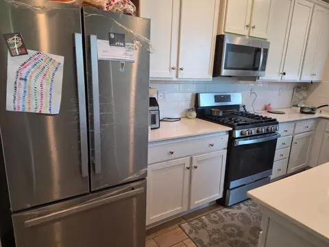 Kitchen - 6452 E Malbec Dr, Fresno, CA 93727 photo 1 of 3