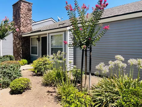 Exterior - 1472 Mayflower Way, Clovis, CA 93612 photo 3 of 5
