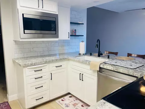 Kitchen - 1472 Mayflower Way, Clovis, CA 93612 photo 1 of 2