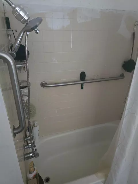 Bath - 409 N D St, Madera, CA 93638 photo 1 of 5