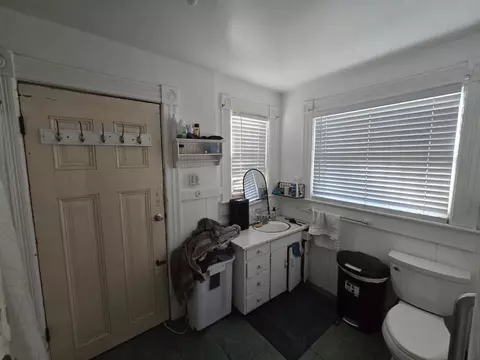Bath - 409 N D St, Madera, CA 93638 photo 5 of 5