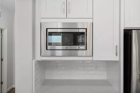 Kitchen - 659 Solar Ln, Clovis, CA 93619 photo 11 of 12