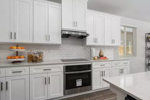 Kitchen - 691 Solar Ln, Clovis, CA 93619 photo 4 of 12