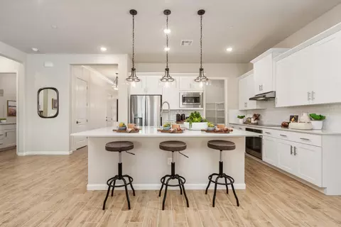Kitchen - 739 Solar Ln, Clovis, CA 93619 photo 6 of 7