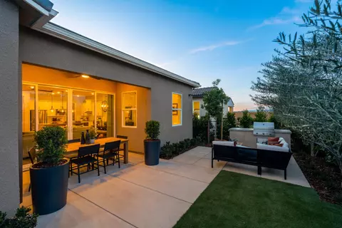 Exterior - 739 Solar Ln, Clovis, CA 93619 photo 7 of 7