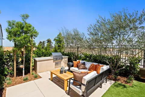 Exterior - 739 Solar Ln, Clovis, CA 93619 photo 5 of 7