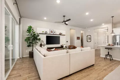 Living - 739 Solar Ln, Clovis, CA 93619 photo 4 of 6