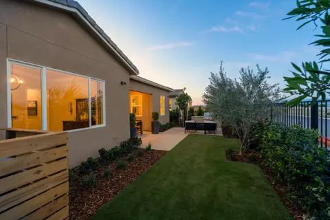 Exterior - 739 Solar Ln, Clovis, CA 93619 photo 6 of 7