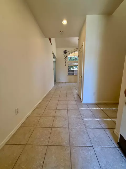 Entry Way - 1940 Lawrence Ave, Clovis, CA 93611 photo 3 of 5