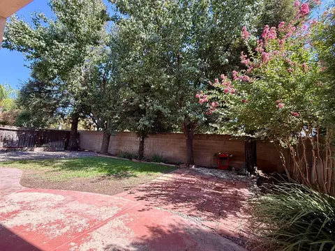 Exterior - 1940 Lawrence Ave, Clovis, CA 93611 photo 6 of 15