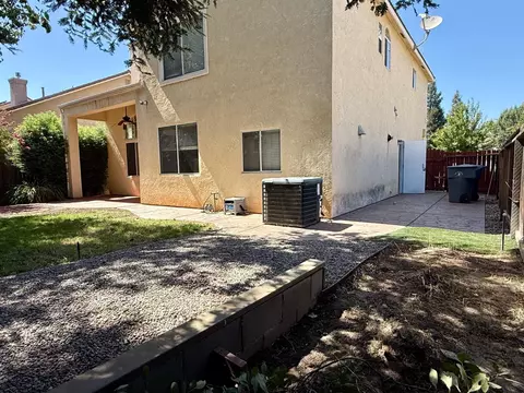 Exterior - 1940 Lawrence Ave, Clovis, CA 93611 photo 5 of 15