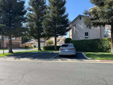 Exterior - 1940 Lawrence Ave, Clovis, CA 93611 photo 13 of 15
