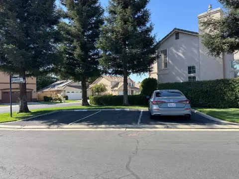 Exterior - 1940 Lawrence Ave, Clovis, CA 93611 photo 12 of 15