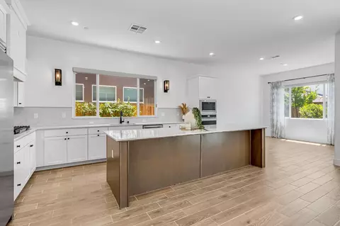 Kitchen - 1236 Windmill Ave, Clovis, CA 93619 photo 1 of 4