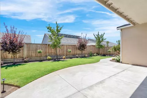Exterior - 1236 Windmill Ave, Clovis, CA 93619 photo 2 of 5