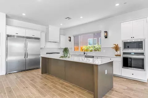 Kitchen - 1236 Windmill Ave, Clovis, CA 93619 photo 3 of 4