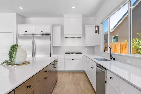 Kitchen - 1236 Windmill Ave, Clovis, CA 93619 photo 4 of 4