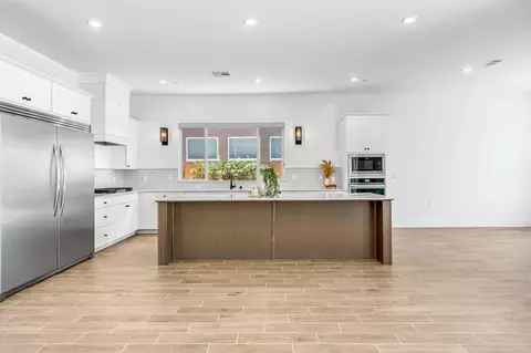 Kitchen - 1236 Windmill Ave, Clovis, CA 93619 photo 2 of 4