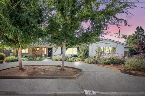 733 W Gettysburg Ave, Fresno, CA 93705