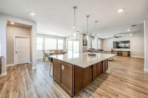 Kitchen - 697 Expedition Way, Madera, CA 93636 photo 4 of 7