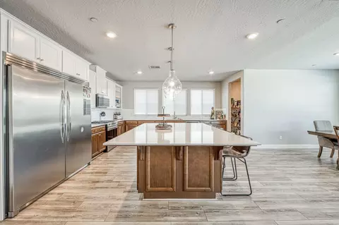 Kitchen - 697 Expedition Way, Madera, CA 93636 photo 2 of 7