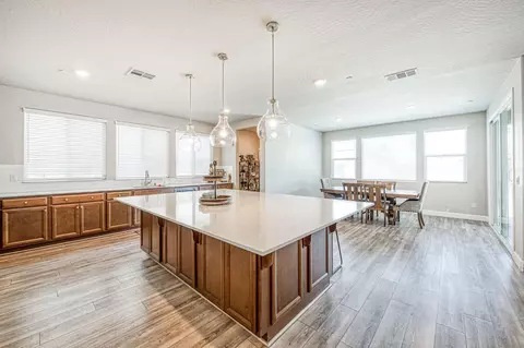 Kitchen - 697 Expedition Way, Madera, CA 93636 photo 3 of 7